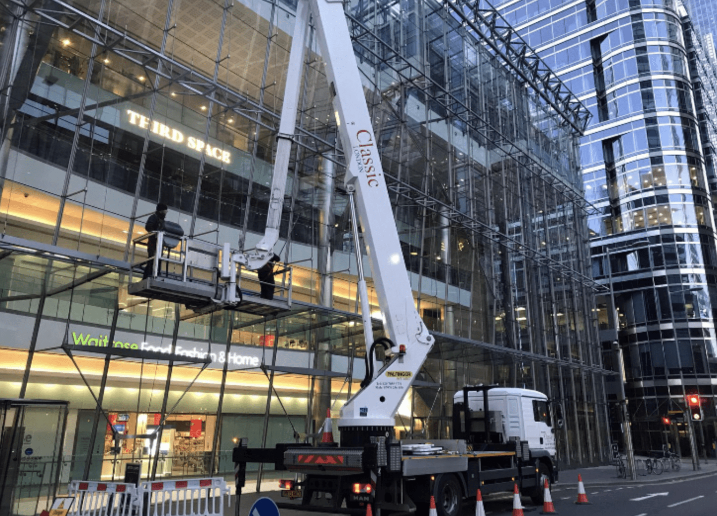 Hiab window cleaner truck lift for high access window cleaning