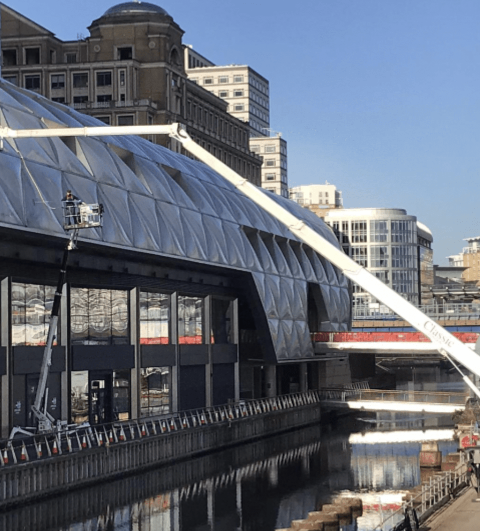 London building being cleaned by Classic London using pressure washer